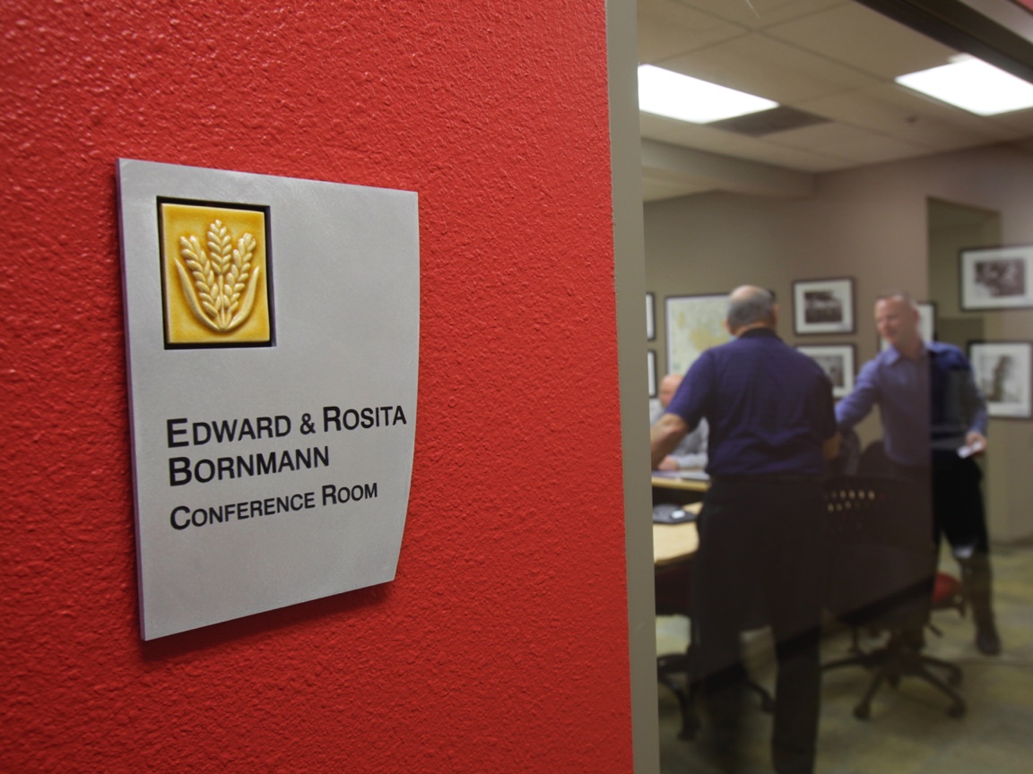 Campaign plaque